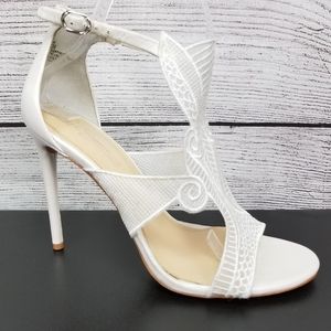 IMAGINE Vince Camuto White High Heels Pumps Sandal